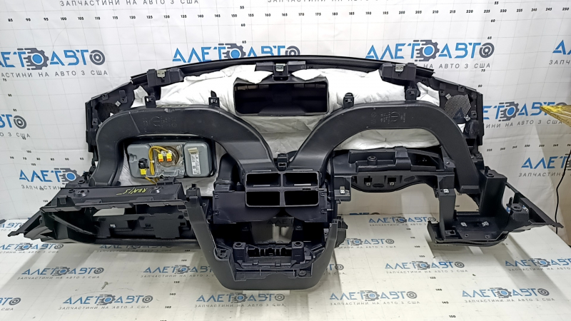 Торпедо передняя панель с AIRBAG Jeep Renegade 15-17 черная, с накладками