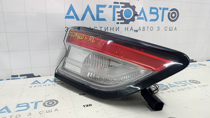Фонарь внутренний крышка багажника левый Ford Escape MK4 20-22 царапины