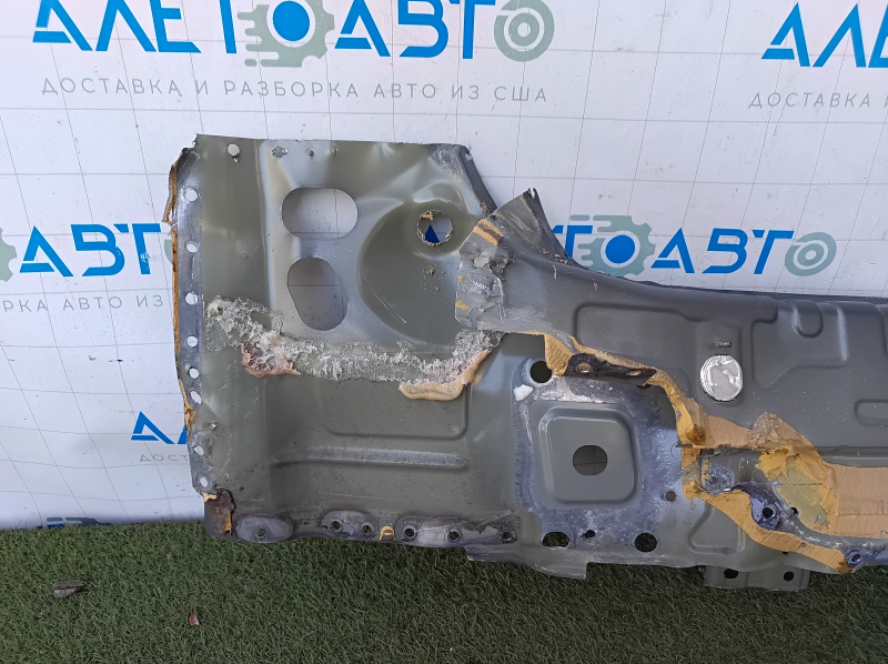 Задняя панель Volvo XC60 18-26 2 части, отпилено, графит