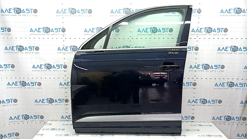 Дверь в сборе передняя левая Audi Q7 16-19 алюминий, keyless, доводчик, синий LC5M