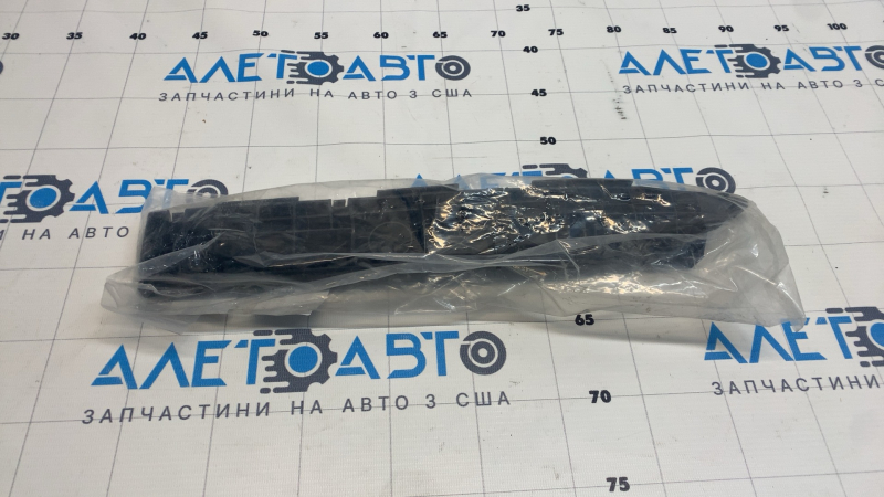 Крепление заднего бампера внешнее правое Lexus RX300 RX330 RX350 RX400h 04-09