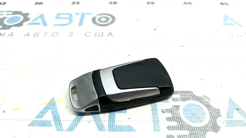 Ключ Audi Q5 80A 18-24 keyless, 4 кнопки, тип 2, царапины
