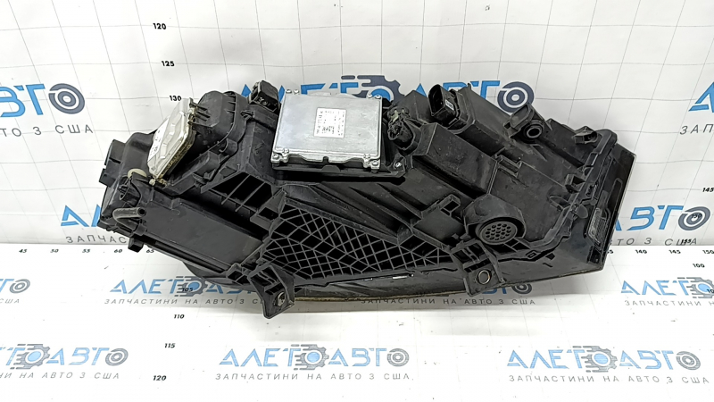 Фара передняя левая в сборе Audi Q7 16-19 LED, потрескан лак