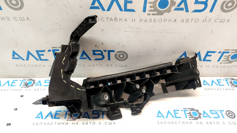 Крепление окуляр фары правое переднее Audi Q5 8R 09-17 нет фрагмента