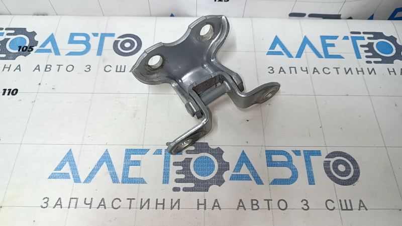 Петля двери верхняя задняя левая Toyota Prius V 12-17