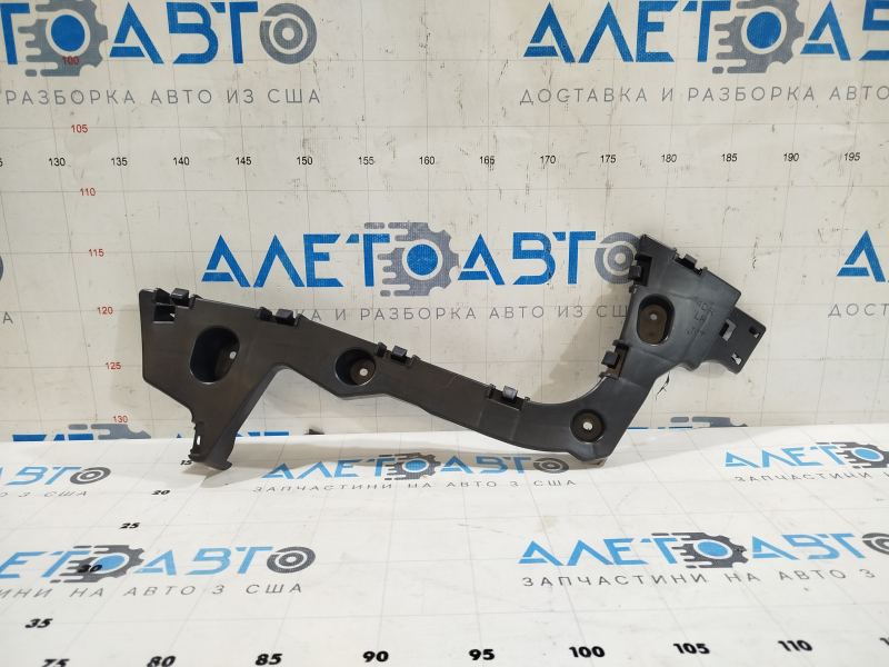 Крепление заднего бампера внешнее левое Ford Focus mk3 15-18 рест 4d