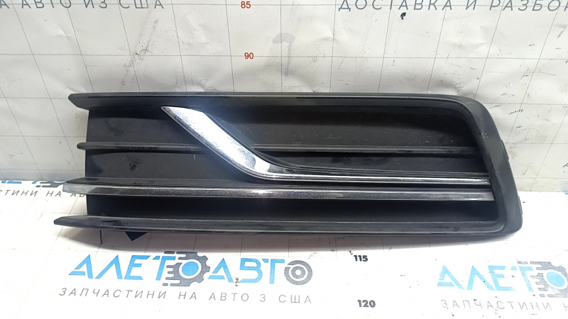 Решетка переднего бампера боковая левая VW Passat b8 16-19 USA без птф, песок