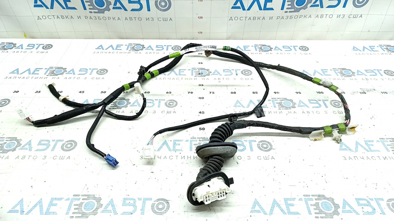 Проводка двери задней правой Toyota Prius V 12-17