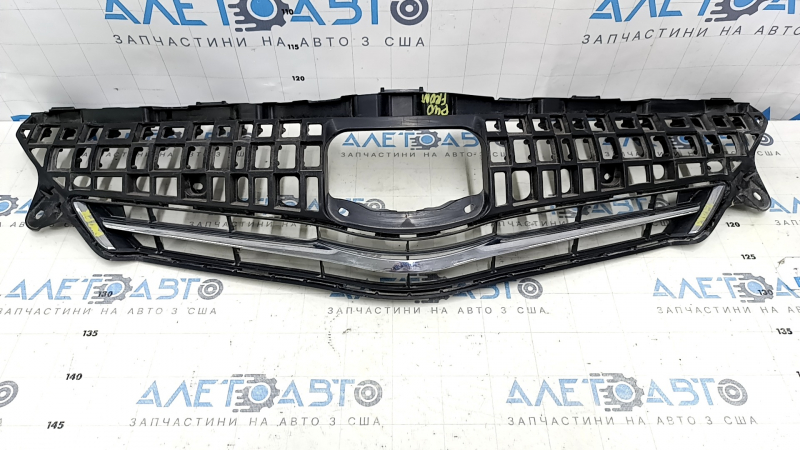 Решетка радиатора grill Toyota Prius V 12-14 дорест, песок на хроме, тычки