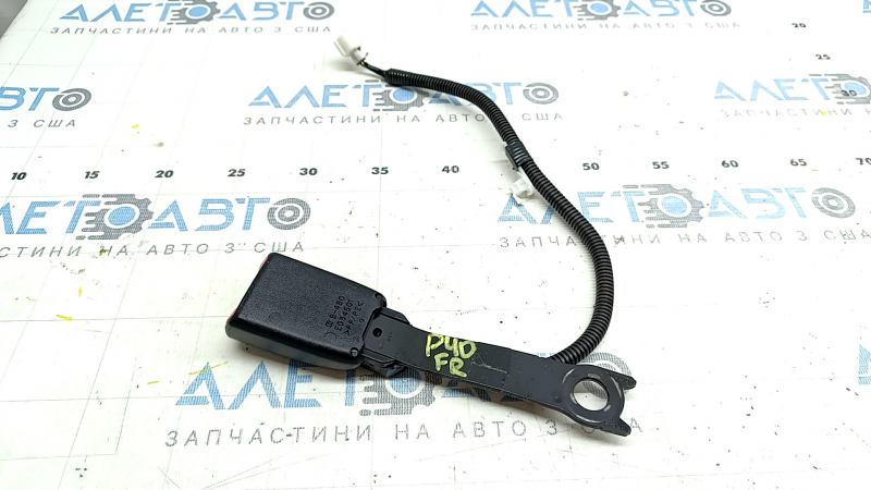 Защелка пассажирского ремня Toyota Prius V 12-14 черная