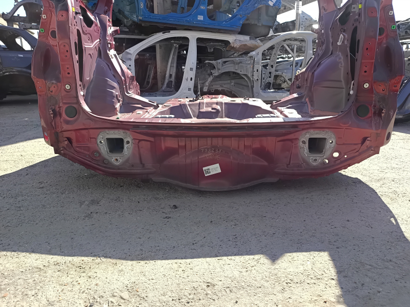 Задняя панель Subaru Forester 14-18 SJ на кузове, красная
