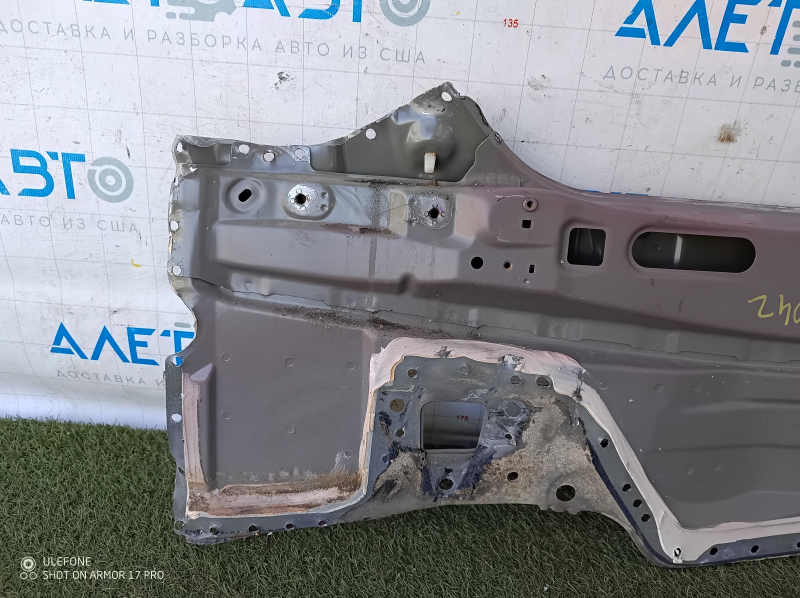 Задняя панель Toyota Prius 30 10-15 отпилена, красная