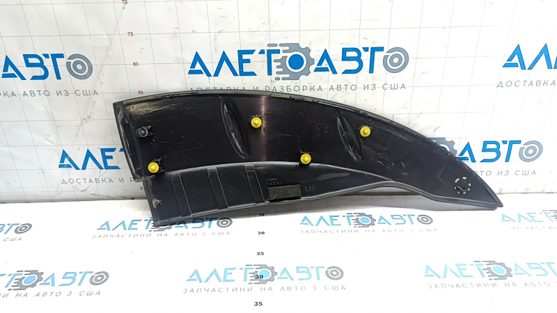 Накладка жабры капота левая Nissan Leaf 13-17 сломано крепление