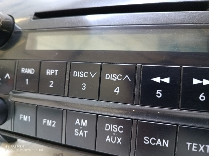 Головное устройство Toyota Sequoia 08-09 царапины