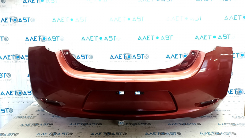 Бампер задний голый Nissan Leaf 13-17 красный NAH