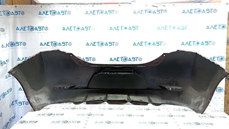 Бампер задний голый Nissan Leaf 13-17 красный NAH