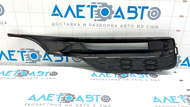 Решетка боковая переднего бампера правая Honda Accord 16-17 под ПТФ