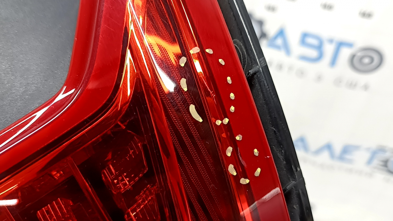 Фонарь внешний крыло левый Volvo XC90 16-26 LED, светлый, царапины, микротрещины в стекле