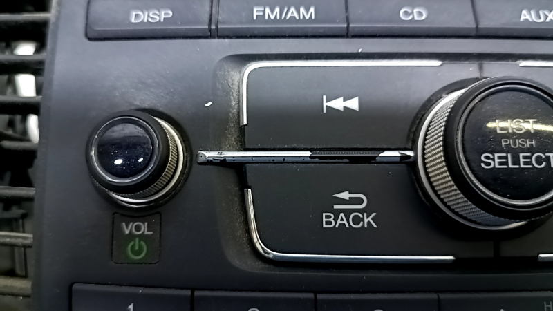 CD-changer, Радио, Магнитофон в сборе Honda Accord 13-17 с дефлекторами, полез хром, царапина