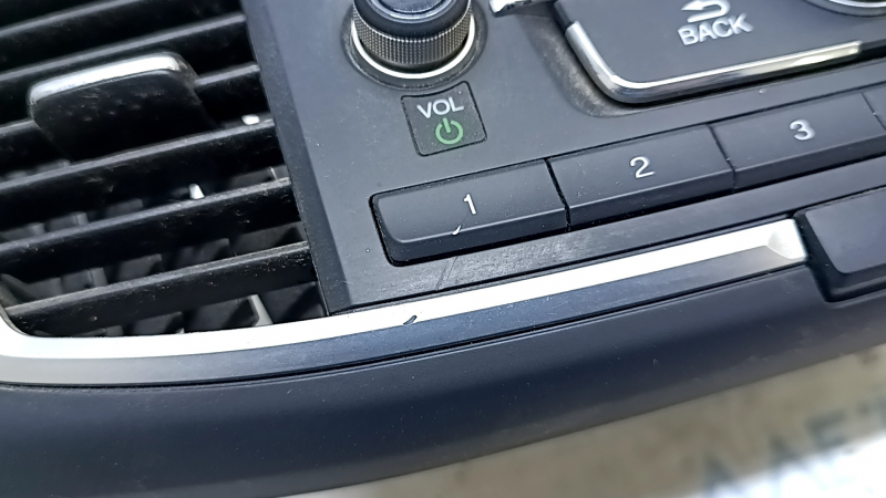 CD-changer, Радио, Магнитофон в сборе Honda Accord 13-17 с дефлекторами, полез хром, царапина