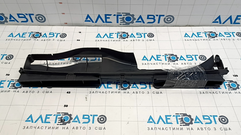 Воздухоприемник передняя часть Audi A3 8V 15-20 4d 1.8T, 2.0T
