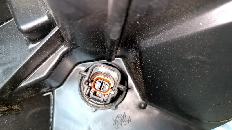 Поворотник ДХО правый Nissan Rogue 21-26 галоген + LED us built, мелкие царапины