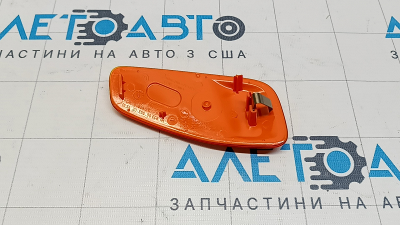Катафот поворотник крыла передний правый Jeep Renegade 15-23