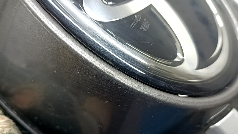 Решетка радиатора grill Toyota Highlander 17-19 серая, со значком, под радар, царапины