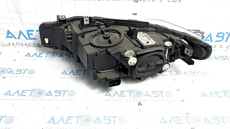 Фара передняя правая в сборе BMW 3 F30 16-18 галоген, песок