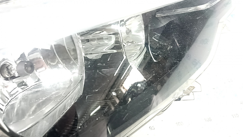 Фара передняя правая в сборе BMW 3 F30 16-18 галоген, песок