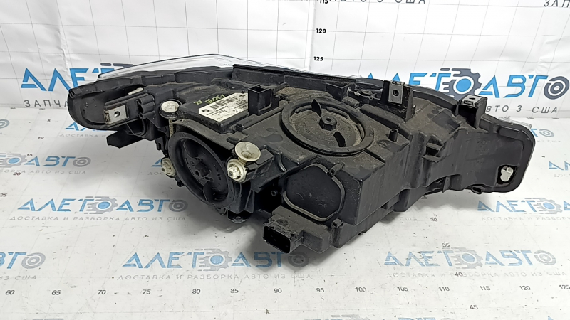 Фара передняя левая в сборе BMW 3 F30 16-18 галоген, песок