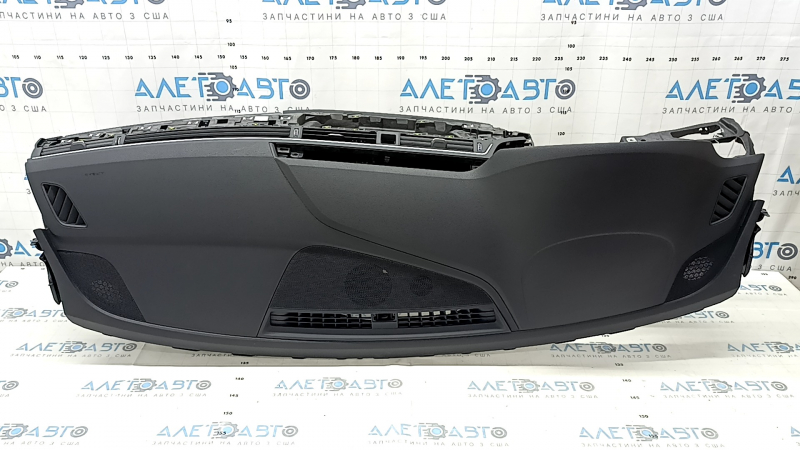 Торпедо передняя панель с AIRBAG Audi A4 B9 17-25 черная, без проекции, с дефлектором и бардачком, сломано крепление