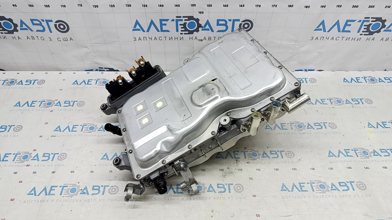 Инвертор BMW i3 14-17 REX 60Ah, горелый, пробит корпус