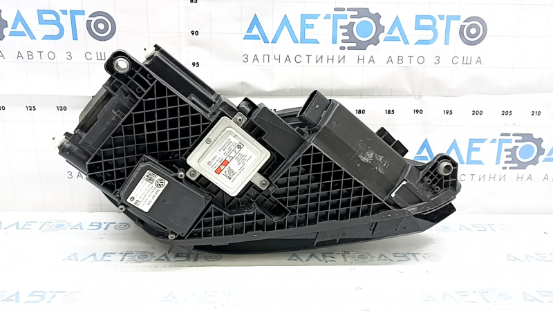 Фара передняя левая VW Tiguan 12-17 в сборе рест ксенон + led, царапина