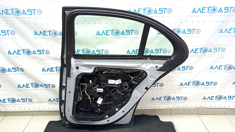Дверь в сборе задняя правая Mercedes W213 E 17-23 серебро 988, keyless