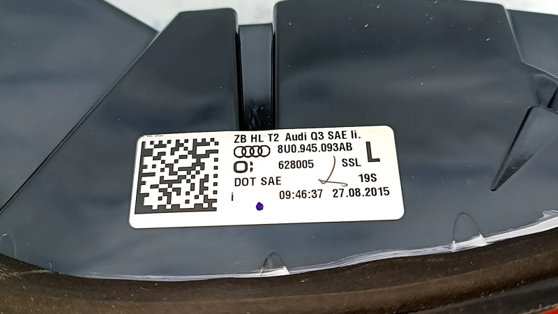Фонарь левый Audi Q3 8U 16-18