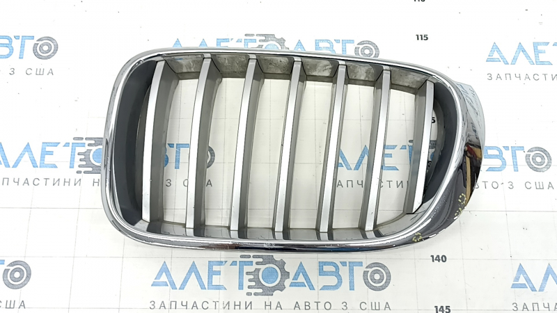 Решетка радиатора grill левая BMW X3 F25 15-17 ноздря, хром, песок