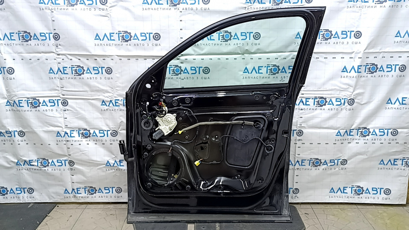 Дверь в сбое передняя правая Audi Q3 8U 15-18 черный LY9B, keyless
