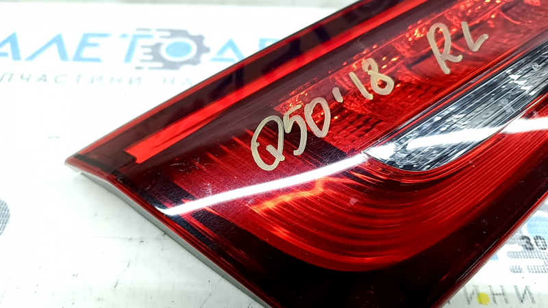 Фонарь внутренний крышка багажника левый Infiniti Q50 18-20 под полировку