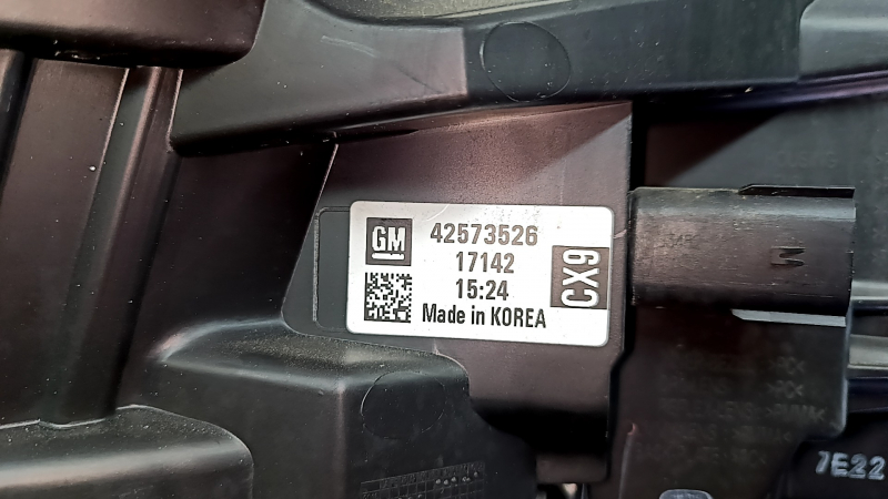 Фара передняя правая в сборе Chevrolet Bolt 17- под полировку