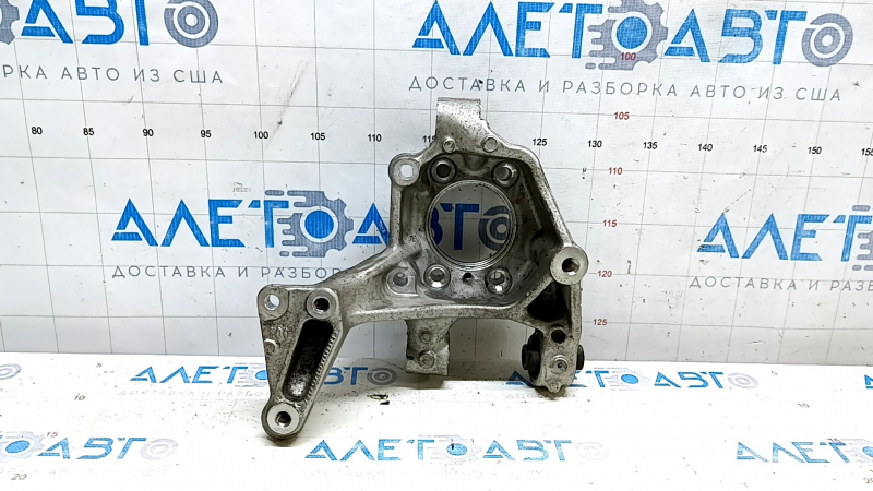 Цапфа задняя правая Audi Q3 8U 15-18 AWD