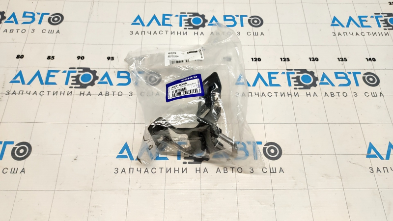 Скоба замка капота левая Volvo XC60 18-26