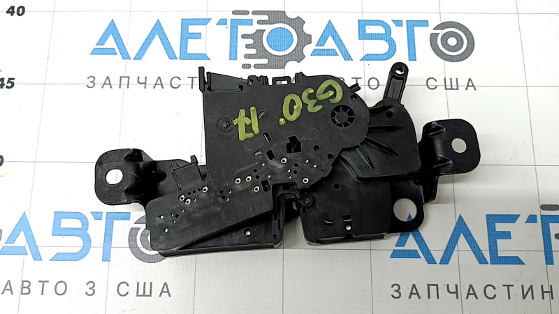 Замок крышки багажника BMW 5 G30 17-23