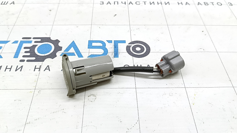 Прикуриватель багажника Lexus RX300 RX330 RX350 RX400h 04-09 с корпусом