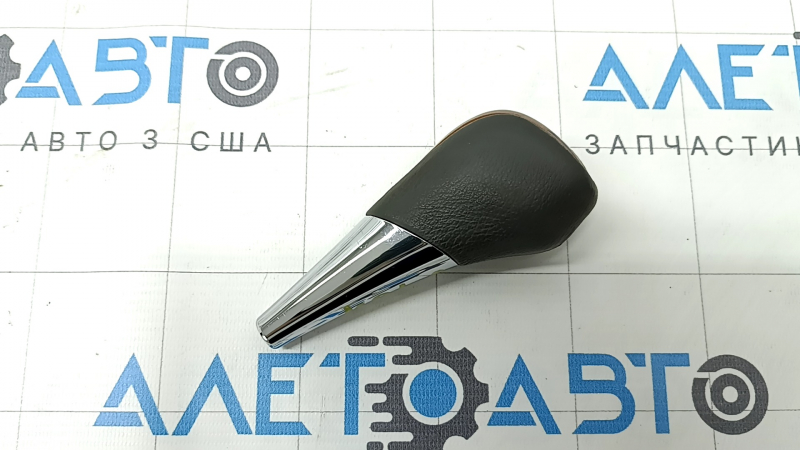 Ручка КПП Toyota Camry v40 07-11 кожа серая, вставка под дерево, царапины, потерта