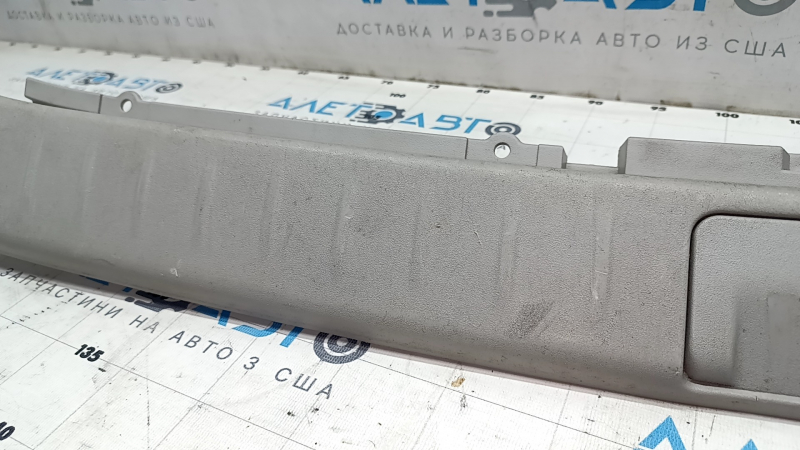 Накладка проема багажника Lexus RX350 RX450h 10-12 серая, затерта, царапины