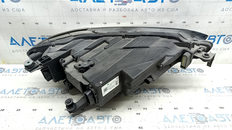 Фара передняя левая VW Jetta 19-26 в сборе LED, песок
