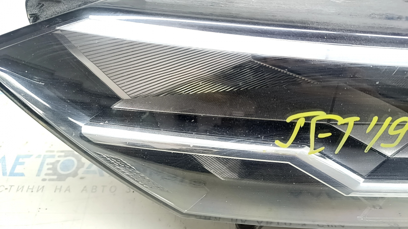 Фара передняя левая VW Jetta 19-26 в сборе LED, песок