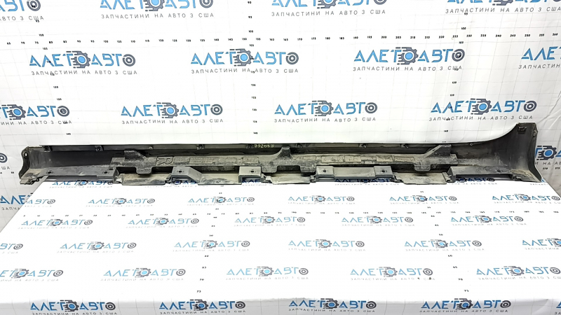 Порог правый Toyota Camry v40 07-11 с абсорбером, серебро, царапины