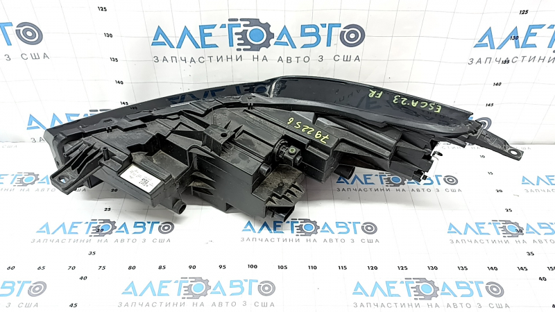 Фара передняя правая в сборе Ford Escape MK4 23-26 LED